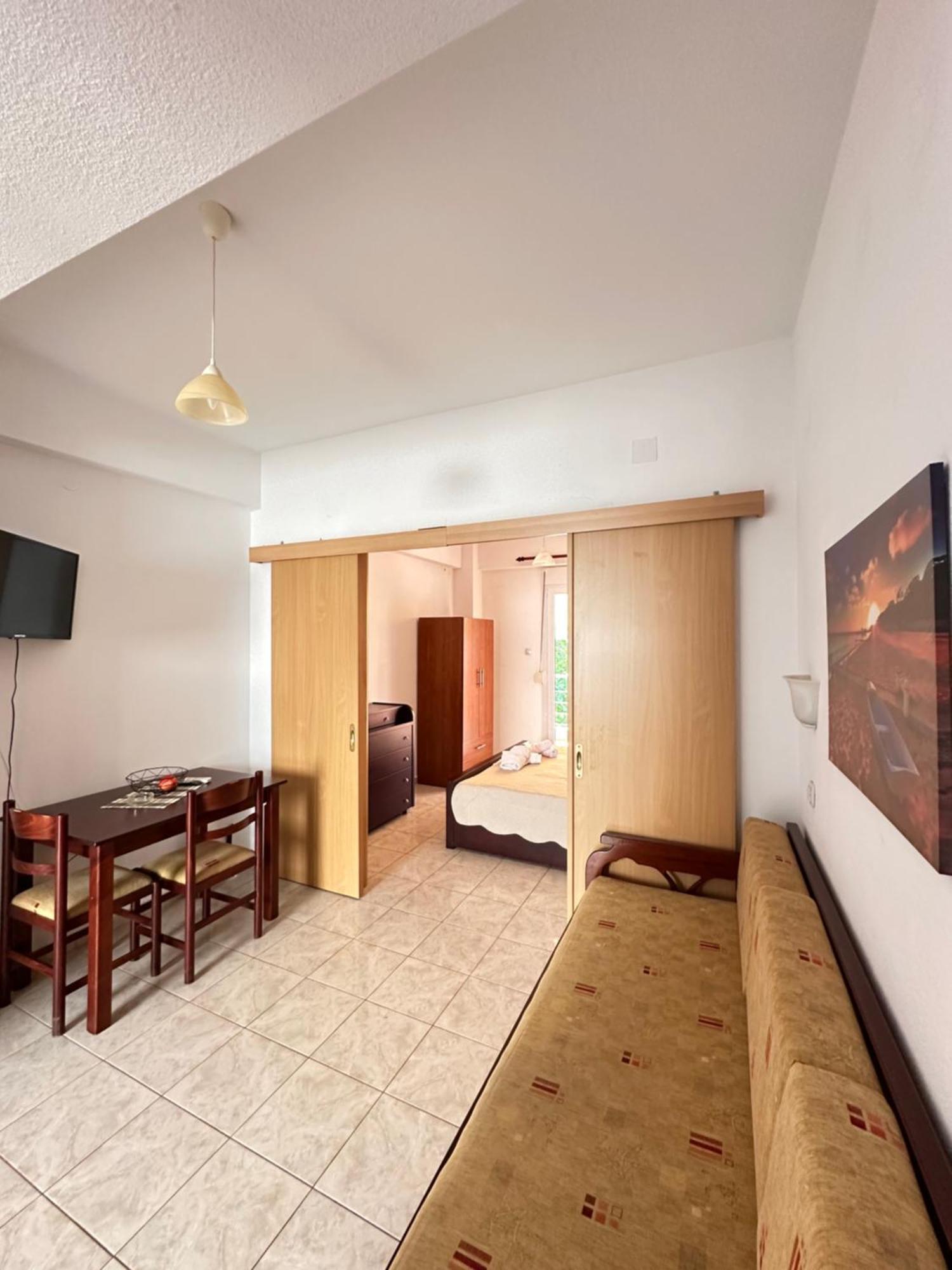 Dimos Apartments Kókkinon Nerón エクステリア 写真