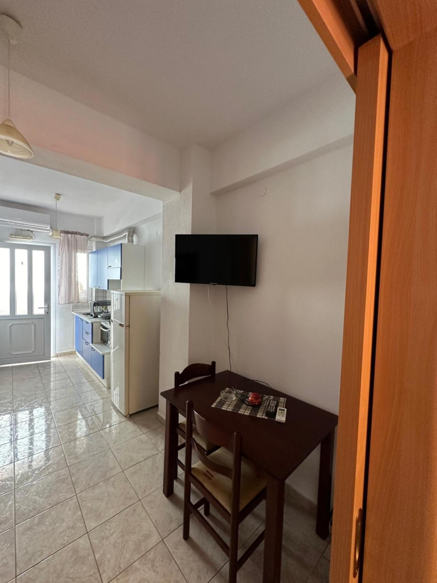 Dimos Apartments Kókkinon Nerón エクステリア 写真